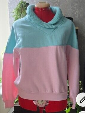 Vintage Lady Foot Locker Baby Pink & Turquoise Sweatshirt